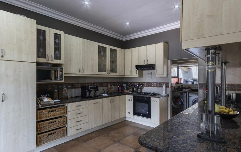4 Bedroom Property for Sale in Gordons Bay Western Cape